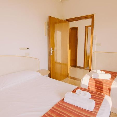 Hotel Beverly ริมินี ภายนอก รูปภาพ