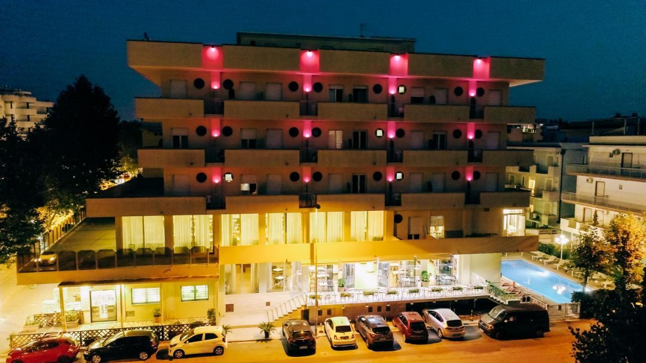 Hotel Beverly ริมินี ภายนอก รูปภาพ