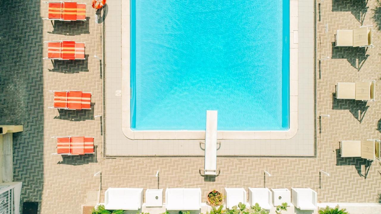 Hotel Beverly ริมินี ภายนอก รูปภาพ
