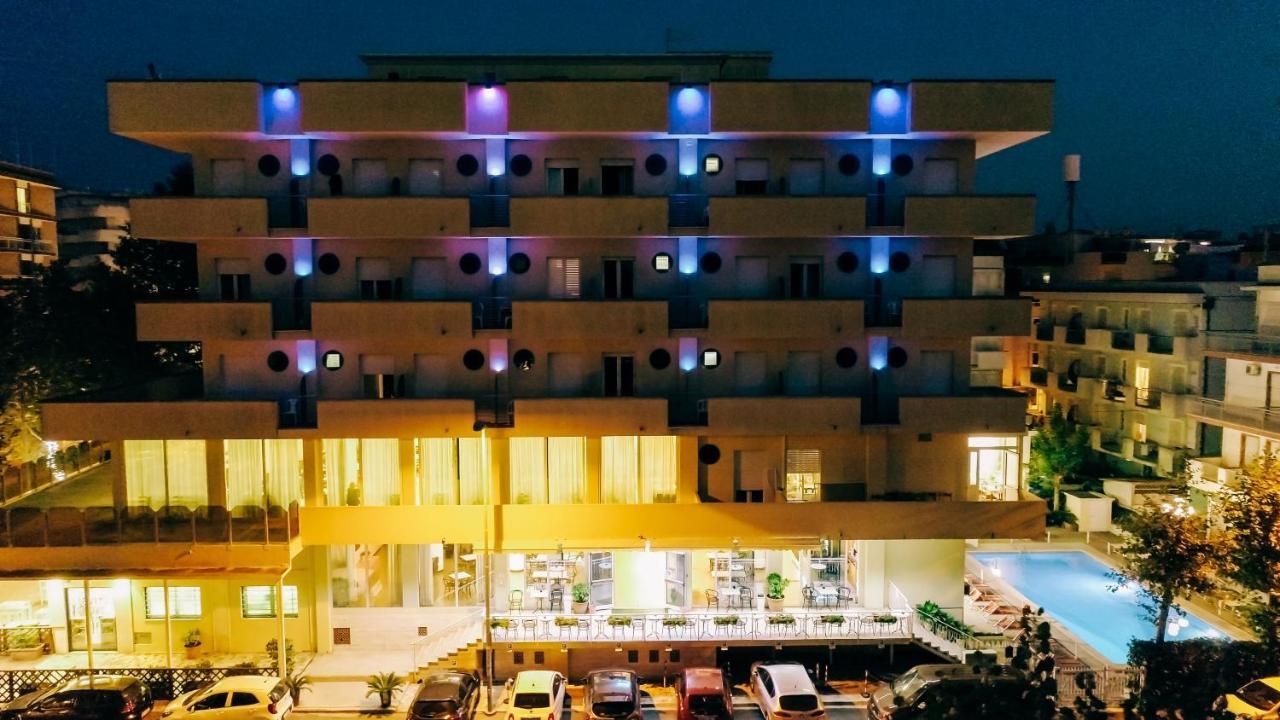Hotel Beverly ริมินี ภายนอก รูปภาพ