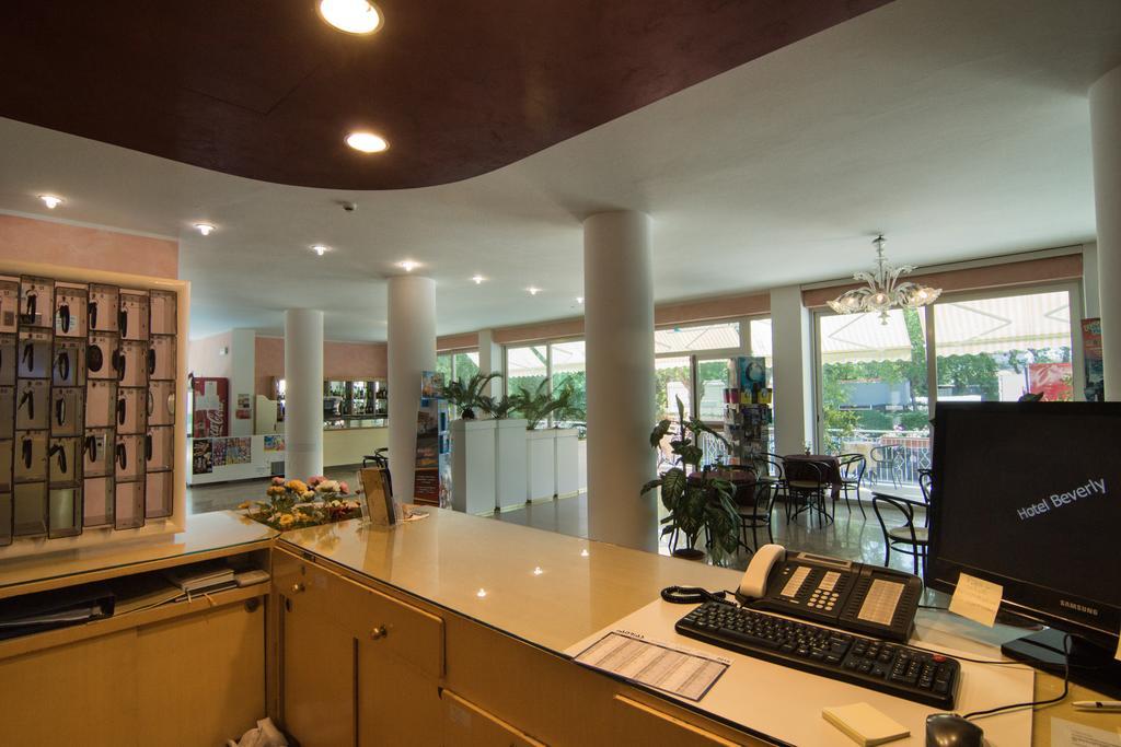 Hotel Beverly ริมินี ภายนอก รูปภาพ