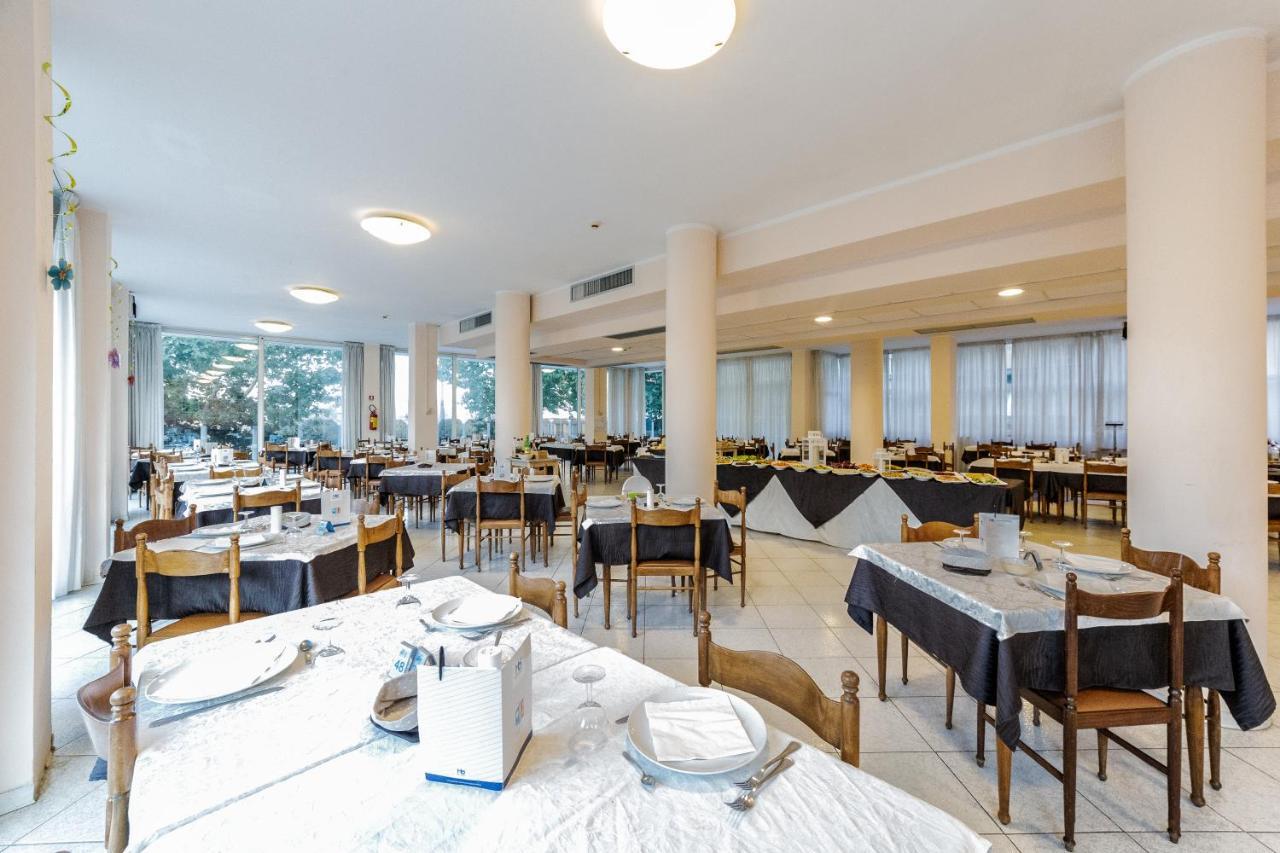 Hotel Beverly ริมินี ภายนอก รูปภาพ