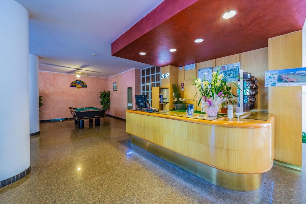 Hotel Beverly ริมินี ภายนอก รูปภาพ